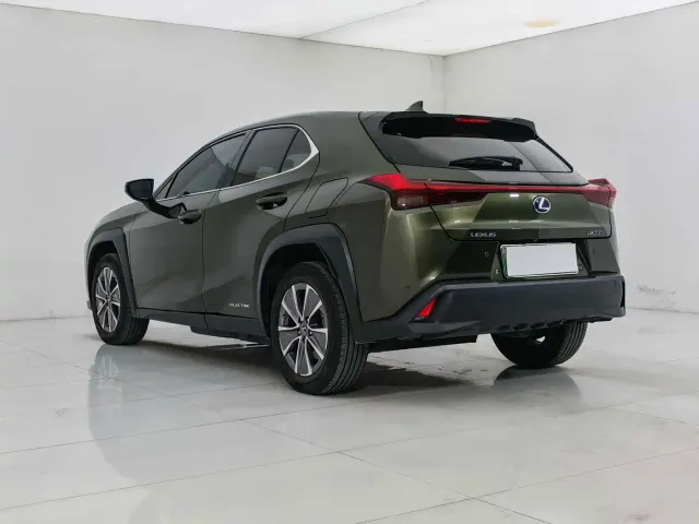 Lexus UX — Фото автомобиля 4