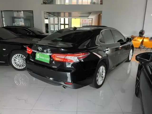 Toyota Camry — Фото автомобиля 6