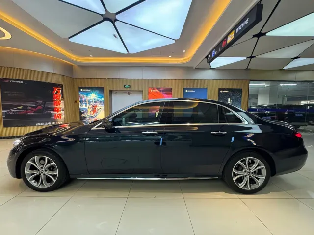 Mercedes-Benz E-Class — Фото автомобиля 8