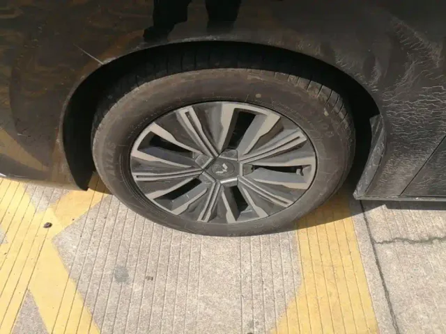 Wuling Starlight 730 — Фото автомобиля 22