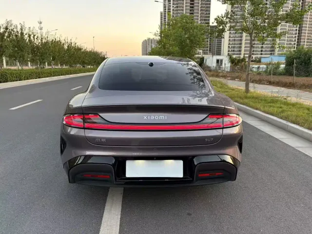 Xiaomi SU7 — Фото автомобиля 8