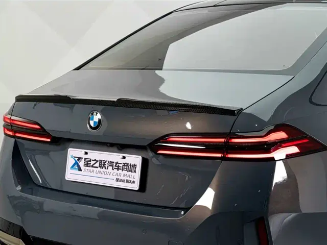 BMW 5 Series — Фото автомобиля 9