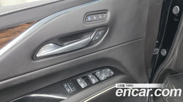 Cadillac Escalade — Фото автомобиля 28