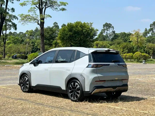GAC Aion Y — Фото автомобиля 5