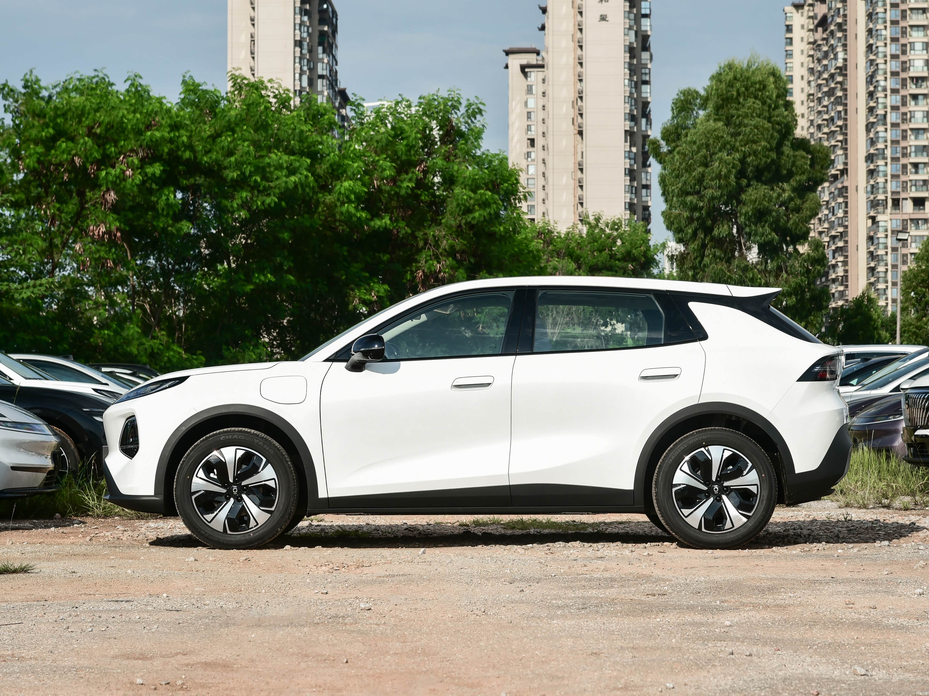 Changan Qiyuan Q05 — Фото автомобиля 3