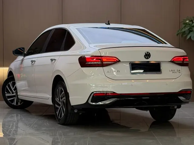 Volkswagen Lavida — Фото автомобиля 4