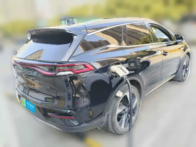 BYD Tang — Фото автомобиля 2