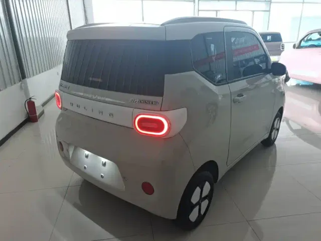 Wuling Hongguang Mini EV — Фото автомобиля 6