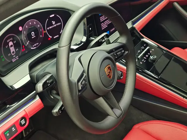 Porsche Panamera — Фото автомобиля 10