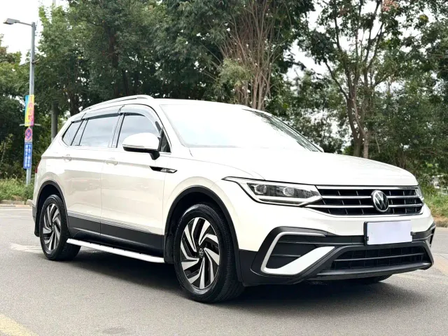 Volkswagen Tiguan L — Фото автомобиля 3