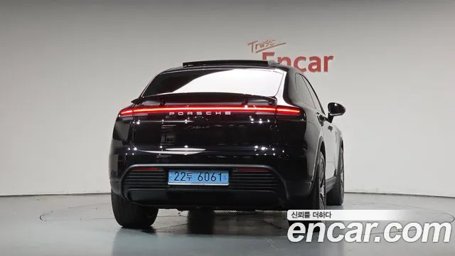 Porsche Macan — Фото автомобиля 4