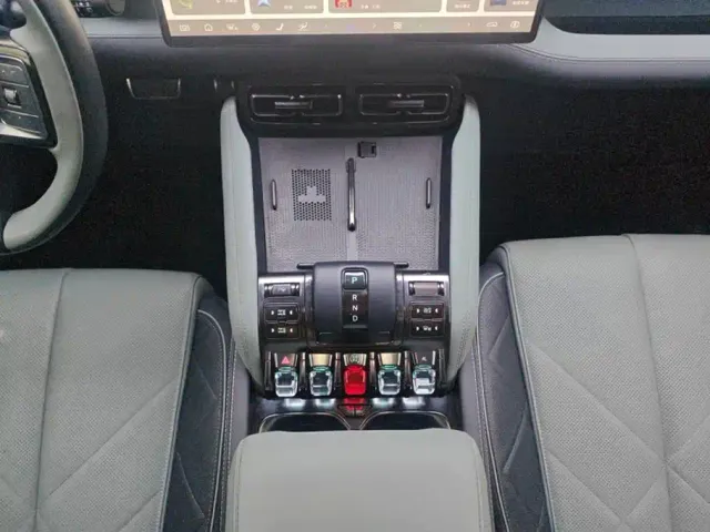 BYD FangChengBao Leopard 5 — Фото автомобиля 16
