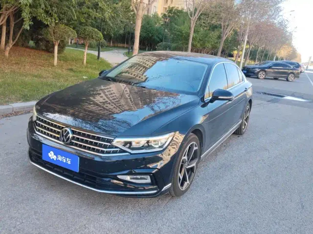Фотография автомобиля — Volkswagen Magotan