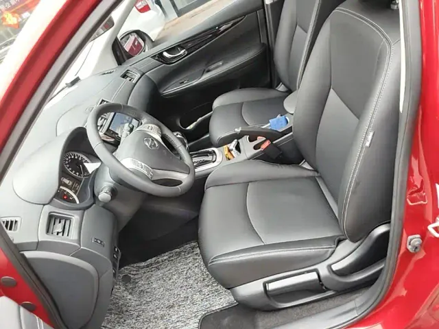 Nissan Tiida — Фото автомобиля 14