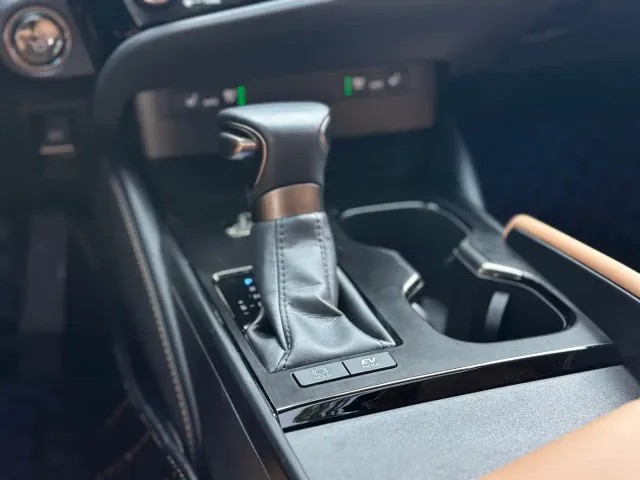 Lexus ES — Фото автомобиля 9