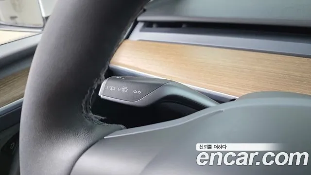 Tesla Model Y — Фото автомобиля 21