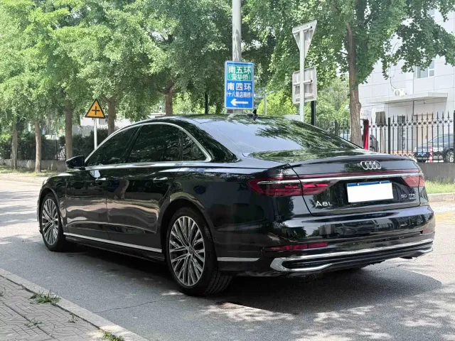 Audi A8 — Фото автомобиля 25