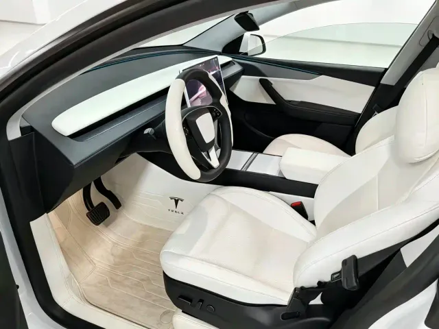 Tesla Model Y — Фото автомобиля 4