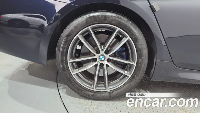 BMW 5 Series G30 — Фото автомобиля 5