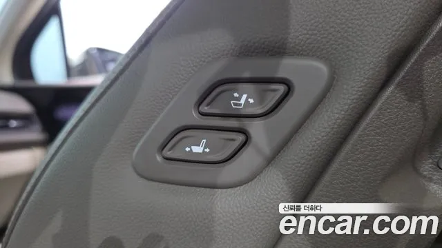 Kia Carnival Generation 4 — Фото автомобиля 22