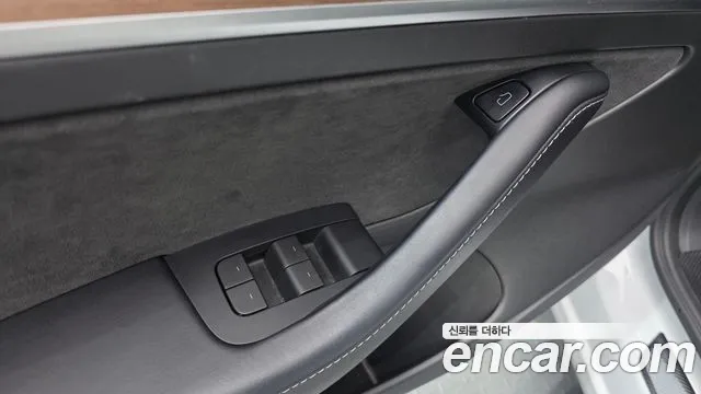 Tesla Model 3 — Фото автомобиля 20