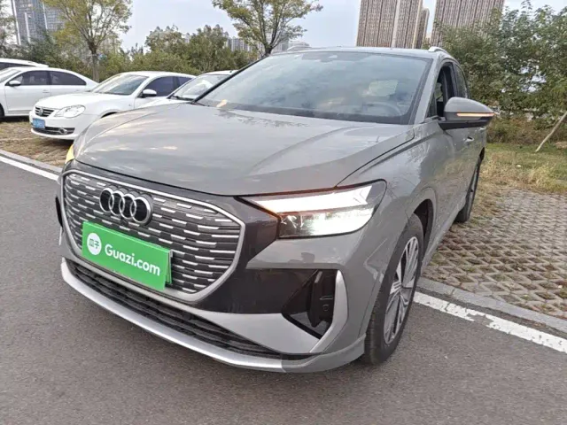 Фотография автомобиля — Audi Q4 e-tron