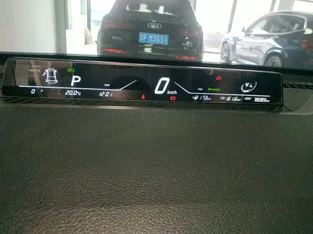 Nezha Auto Nezha V 2022 Trend 400 Lite Pink Custom Edition — Фото автомобиля 7