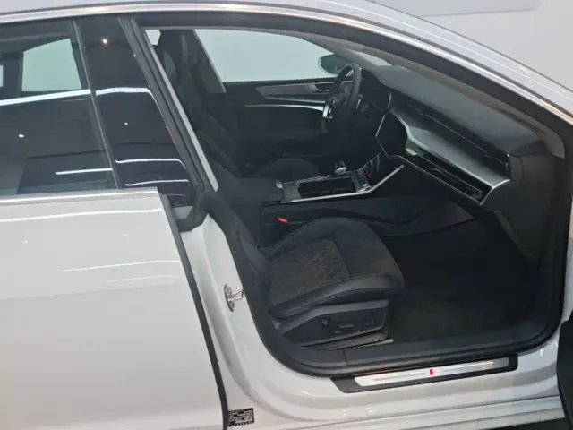 Audi A7L — Фото автомобиля 24