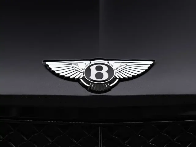 Bentley Bentayga — Фото автомобиля 12