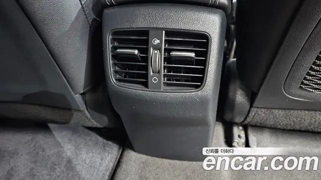 Kia Niro — Фото автомобиля 24