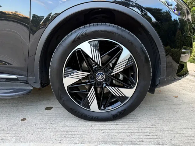 BYD Tang — Фото автомобиля 12