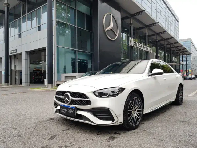 Фотография автомобиля — Mercedes-Benz C-Class