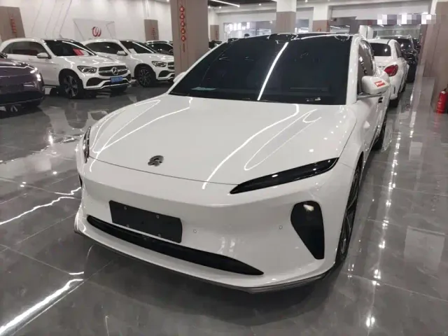 Фотография автомобиля — Nio ET5 Touring
