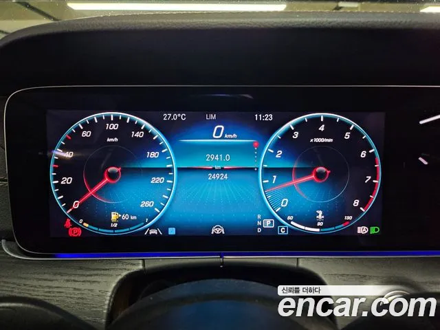 Mercedes-Benz E-Class — Фото автомобиля 5