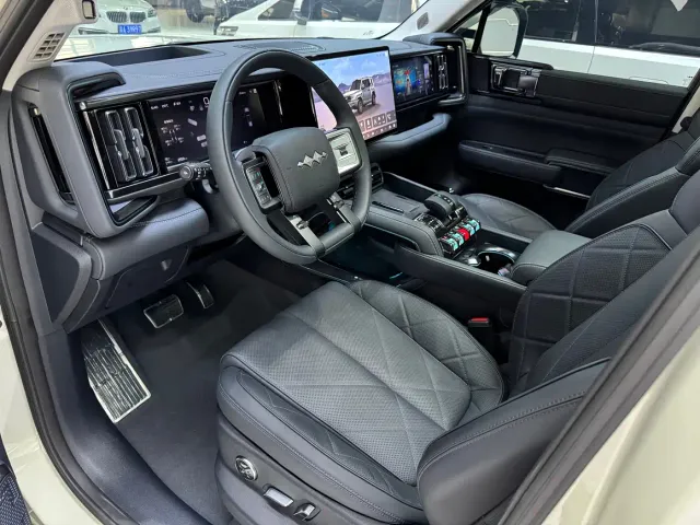 BYD FangChengBao Leopard 5 — Фото автомобиля 10