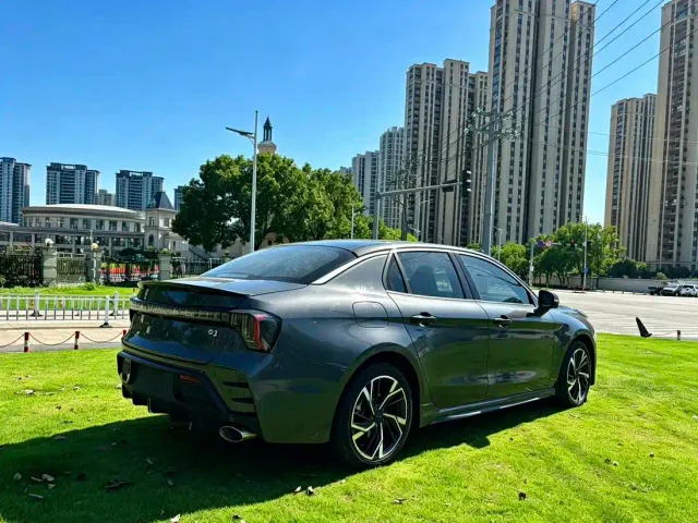 Lynk & Co 03 — Фото автомобиля 5