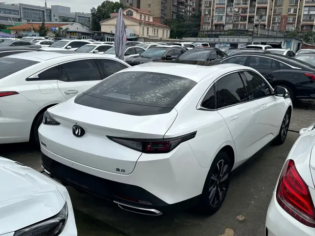 Changan Eado — Фото автомобиля 12