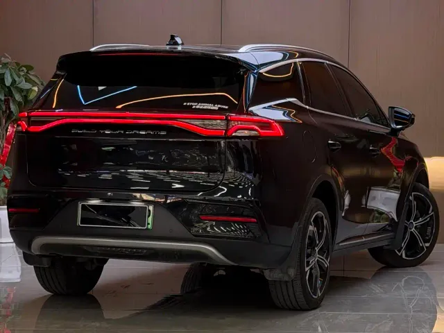 BYD Tang — Фото автомобиля 9
