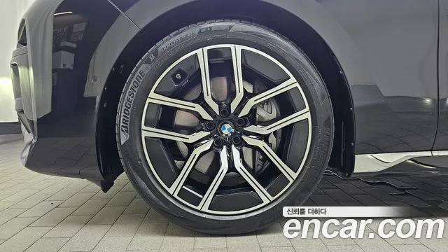 BMW 7-Series 7 серия (G70) 740i xDrive M Sport — Фото автомобиля 5