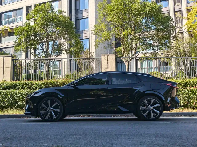 Toyota bZ5 — Фото автомобиля 8