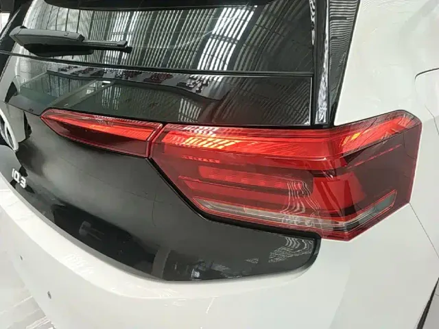 Volkswagen ID.3 — Фото автомобиля 23