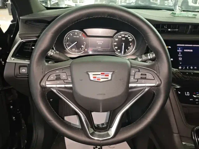 Cadillac XT6 — Фото автомобиля 10