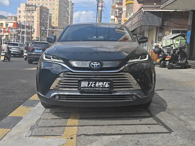 Toyota Harrier — Фото автомобиля 2