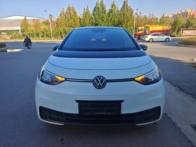 Volkswagen ID.3 — Фото автомобиля 2