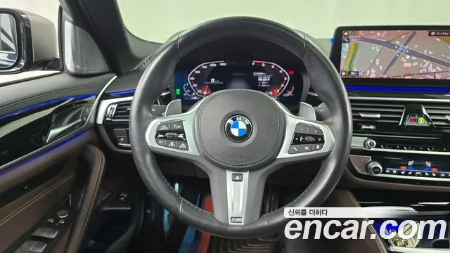 BMW 5 Series G30 — Фото автомобиля 20