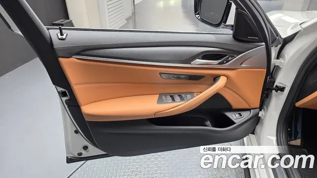 BMW 5 Series G30 — Фото автомобиля 13