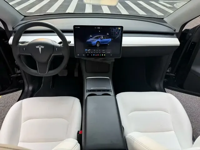 Tesla Model Y 2022 Facelift Rear-Wheel Drive Version — Фото автомобиля 8