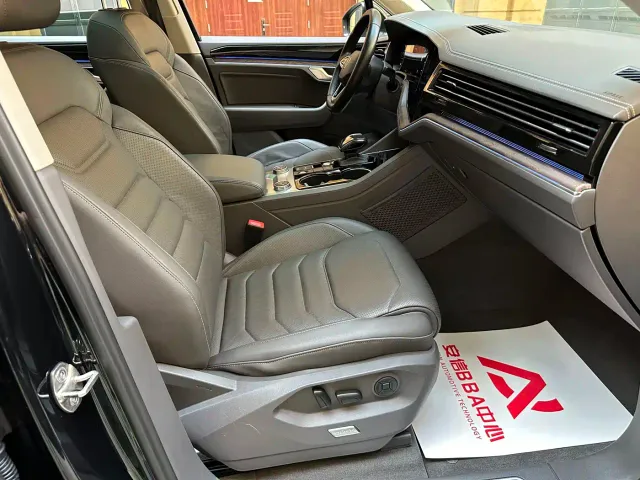 Volkswagen Touareg — Фото автомобиля 17