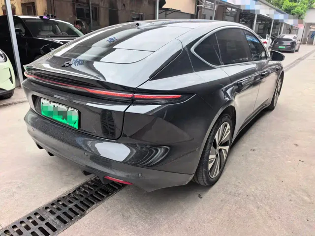 Nio ET5 — Фото автомобиля 15