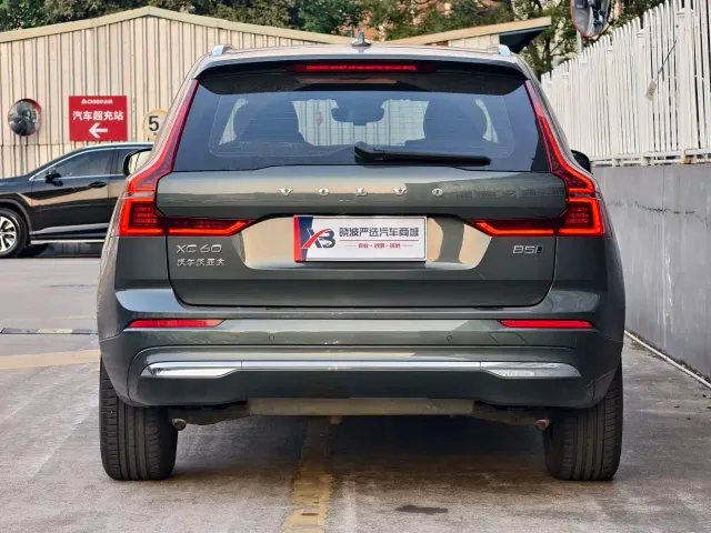 Volvo XC60 — Фото автомобиля 7